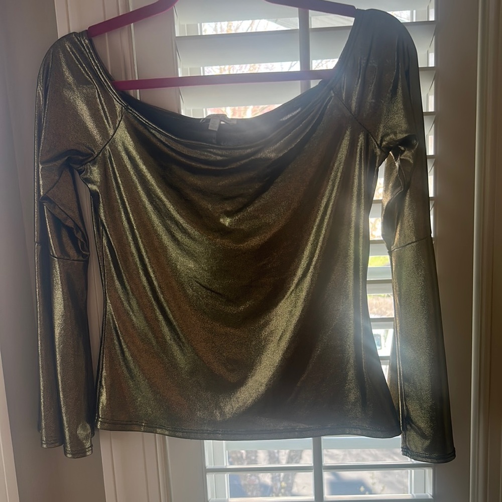 !UNWORN!  Shiny gold Charlotte russe top✨✨